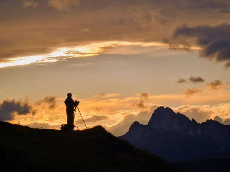 Dawn Chasers: Inside the Obsessive World of Photographers Who Live by Natural Light